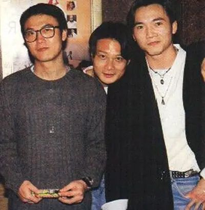 钱小豪（左）、钱嘉乐（中）和邹兆龙（右）三人合影